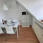 2-Zimmer-Traumwohnung: Schick * Hell * Ruhig * Grosse Raeume * Zentrumsnah